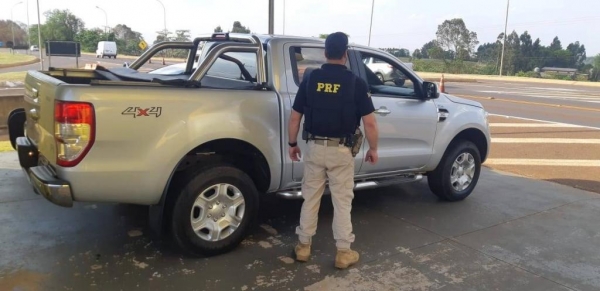 Após verificação nos dos sinais identificadores do veículo foi constatado que o mesmo foi roubado na cidade de Toledo. (Foto: PRF)