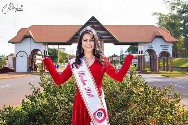 Camila de Oliveira, eleita Miss Rondon em 2018, repassará a coroa (Foto: Ale Behn Fotografias )