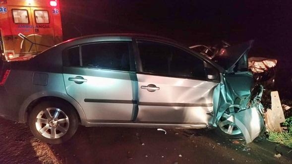 Uma criança de 5 anos, ocupante do Sentra mesmo estando na cadeirinha morreu no local do acidente.(Foto: PP News)