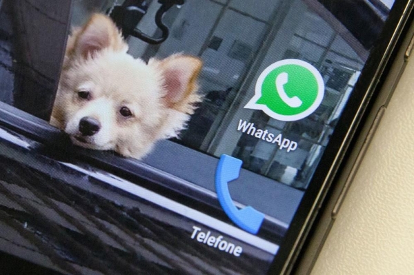 Ícone do Whatsapp, um dos aplicativos de conversa mais populares do mundo, é visto na tela de um smartphone — Foto: Fábio Tito/G1