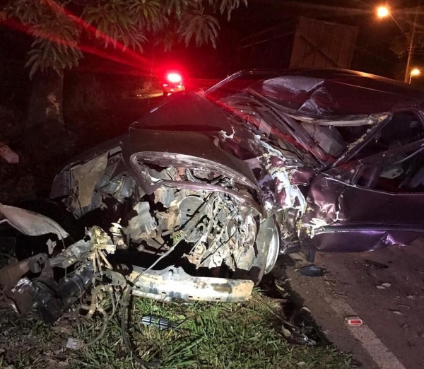 Segundo a PRE, acidente aconteceu após motorista perder o controle do veículo, em Cianorte — Foto: PRE/Divulgação