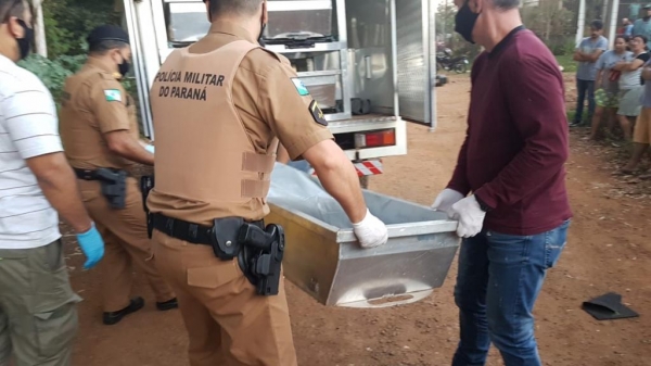 O homem estava com o rosto totalmente desfigurado e com perfurações na região do tórax.(Foto: Divulgação/CGN)