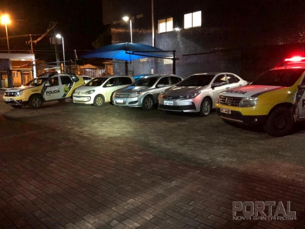 Três veículos foram apreendidos. (Fotos: Divulgação/PM)