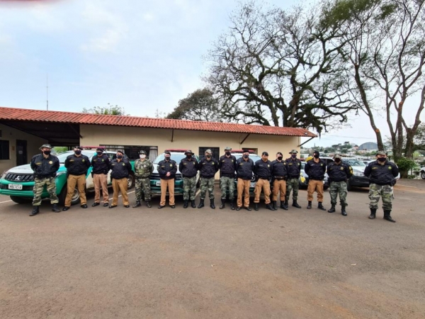 Policiais militares do Batalhão de Polícia Ambiental – Força Verde e 21º Batalhão de Polícia Militar que participam da Operação Integração. (Foto: Divulgação/PM)