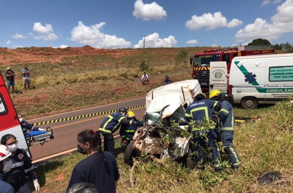 Homem em carroça morreu após batida, na PR-082 — Foto: Divulgação/Operações Aéreas Saúde 10