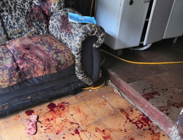 Mulher foi esfaqueada em Londrina — Foto: PM/Divulgação