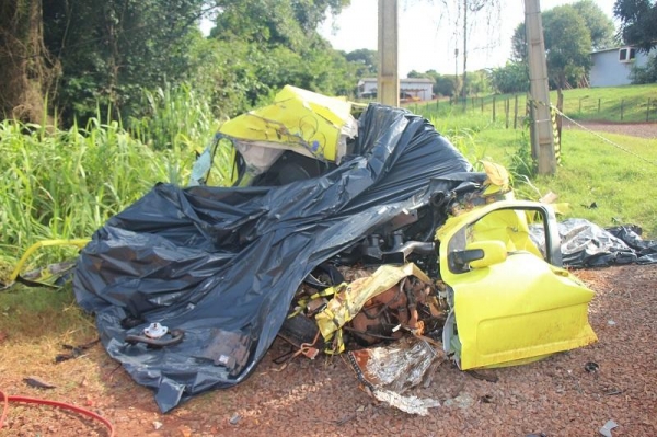 O Uno ficou totalmente destruído. (Fotos: Portal Nova Santa Rosa