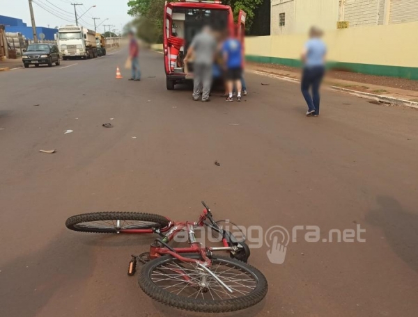 Acidente na Rua 9 de Agosto que deixou o menino de 11 anos gravemente ferido (Foto: Cristine Kempp/AquiAgora.net )