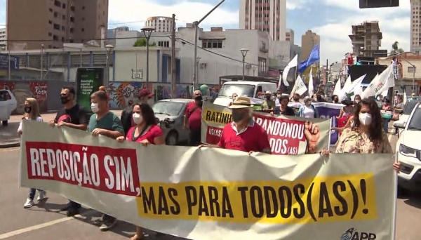 Professores começam greve contra reajuste de salários apresentado pelo Governo do Paraná — Foto: Reprodução/RPC