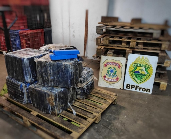 Polícia apreende maconha durante patrulhamento na cidade de Foz do Iguaçu. (Foto: BPFron)