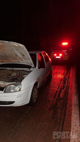 O veículo apresentou problemas mecânicos. (Foto: PM)
