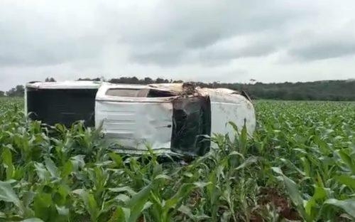 A caminhonete ficou completamente destruída,. (Foto: CGN)