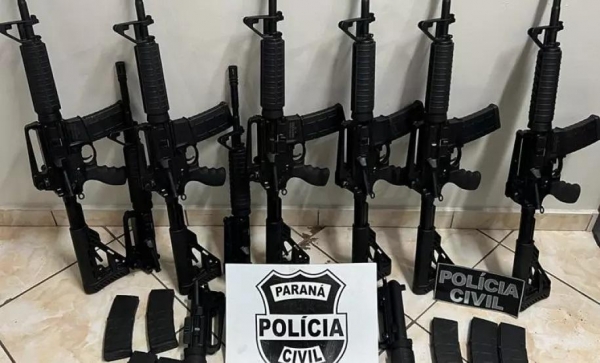  A polícia suspeita que o armamento veio contrabandeado do Paraguai.(Foto: PCPR)