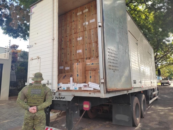 Foi constatado que ele estava carregado com 40.000 pacotes de cigarros contrabandeados. Foto: BPFron