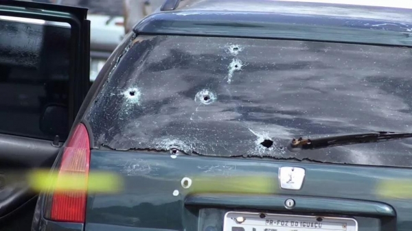 Suspeitos trocaram tiros com a polícia, em Foz do Iguaçu — Foto: RPC Foz do Iguaçu