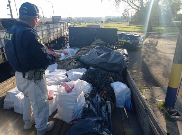 Depois de pesados, totalizaram 1.558,3 quilos da droga. Foto: PRF