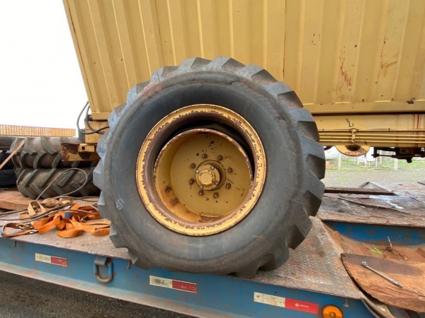 Homem teve ferimentos graves após explosão de pneu — Foto: Saúde 10 SAMU/divulgação