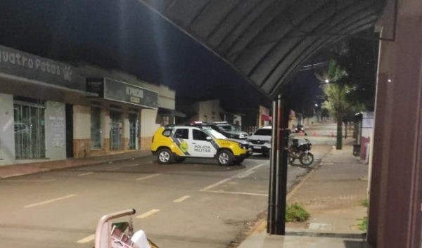 Homens invadem agências bancárias em São Jerônimo da Serra — Foto: Reprodução
