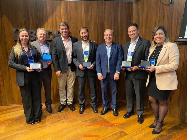 O Sicredi conquistou o 1º lugar nas categorias “Atendimento ao Cliente” e “Economia Verde” Créditos: divulgação