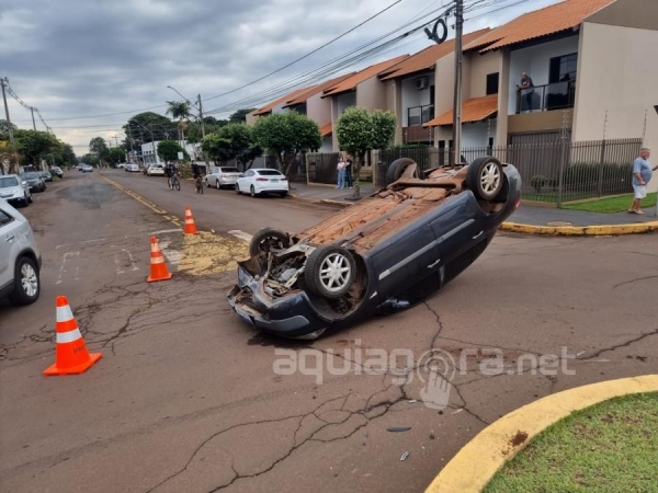 Após o acidente o motorista foi embora do local. Foto: Cristine Kempp/AquiAgora.