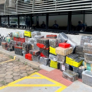 Toneladas de drogas apreendidas no Paraná — Foto: PM-PR