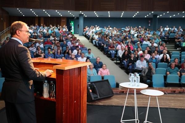 Carlos Cogo traz dados relevantes para o agronegócio regional e nacional. Foto: Divulgação.
