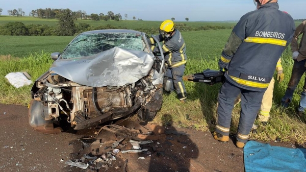 Acidente de trânsito entre Mamborê e Campo Mourão deixa mortos — Foto: Samu