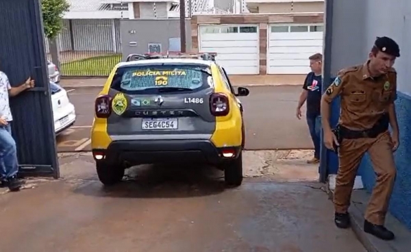 Criança de 2 anos é agredida pelo pai após não tomar todo leite da mamadeira; suspeito foi preso — Foto: Reprodução