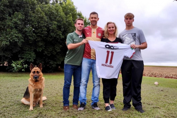 Foto com a família antes de sair. Foto: Divulgação.