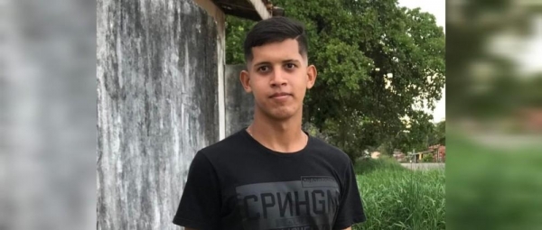 Jogador de 23 anos tem mal súbito em partida de futsal, bate cabeça e morre em SC — Foto: FME de Navegantes/Divulgação