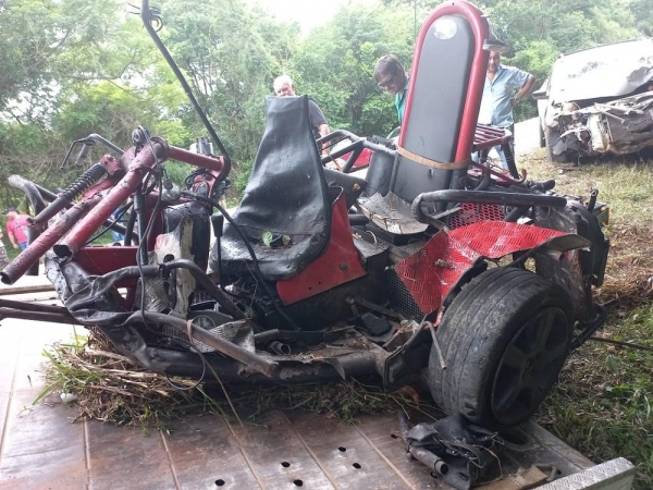 Idoso morre em batida entre triciclo e carro no Paraná — Foto: PMPR