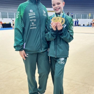 Júlia Lorenzatto, acompanhada de sua técnica renomada Gracieli Morais