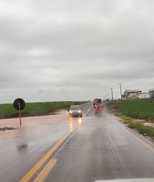 PR 491 em Maripá. Fotos: Internauta/Colaboração.