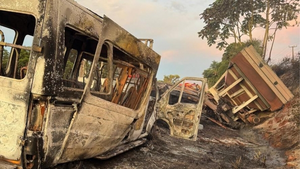 Acidente entre carreta, caminhão e van na BR-369, no interior do Paraná — Foto: Luciana Peña/CBN Maringá