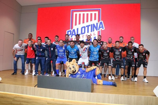 Elenco do Palotina Futsal que vai disputar a temporada 2025  Foto: Assessoria/Prefeitura