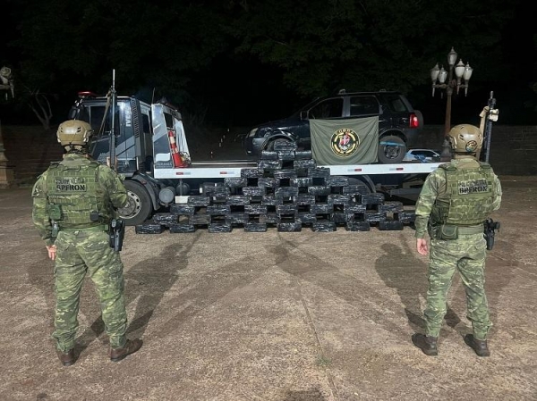 Foi localizado dentro do veículo 1.150kg  de maconha. Foto: BPFron.