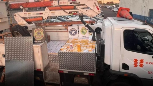 Os cerca de 2 mil aparelhos estavam escondidos em um fundo falso de um caminhão da Copel. Foto: Policia Federal.