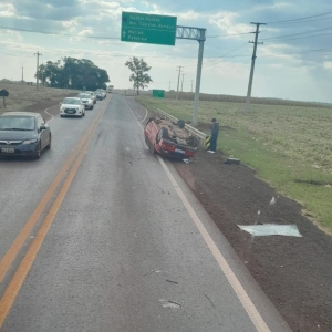 Acidente na rodovia PR-182, nas proximidades do trevo de acesso ao distrito de Vila Nova, em Toledo. Foto: Divulgação.