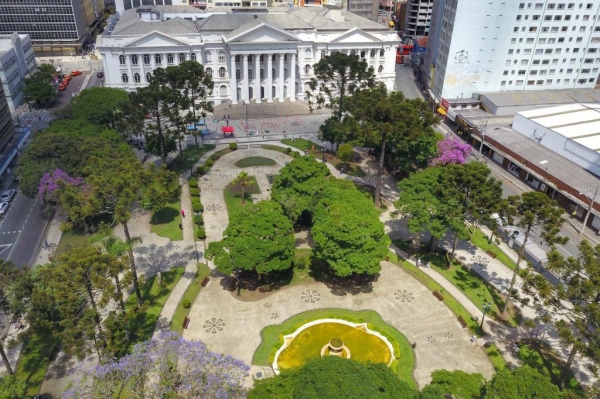 Praça Santos Andrade. Foto: José Fernando Ogura/AEN
