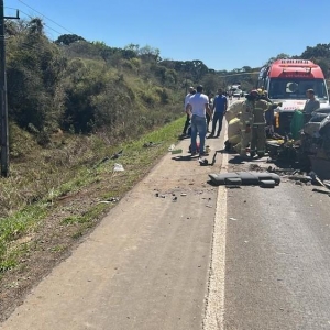 Acidente aconteceu na BR-153, em Imbituva (PR) — Foto: Reprodução/RPC