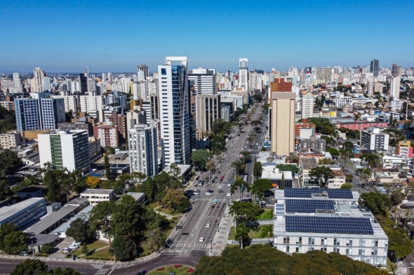 Curitiba, 28 de junho de 2023 - Vista de drone da região central de Curitiba, capital do Paraná. Foto: Roberto Dziura Jr./AEN