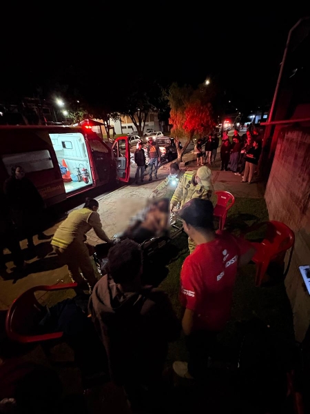 Vítima sendo atendida. Foto: Portal Nova Santa Rosa.