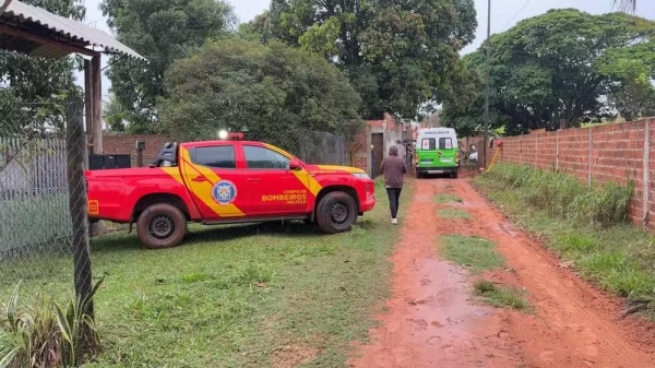 Criança que brincava em buraco morre após ficar soterrada no Paraná — Foto: Victor Freitas/RPC