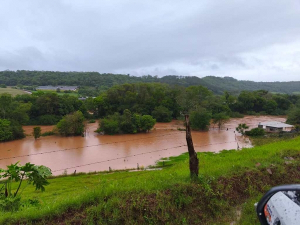 Chuvas intensas deixam áreas alagadas em Francisco Beltrão. Foto: Prefeitura Municipal.